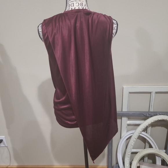 Harlowe and Graham Women's SZ S burgandy blouse festive holiday asymmetrical top - Picture 4 of 10